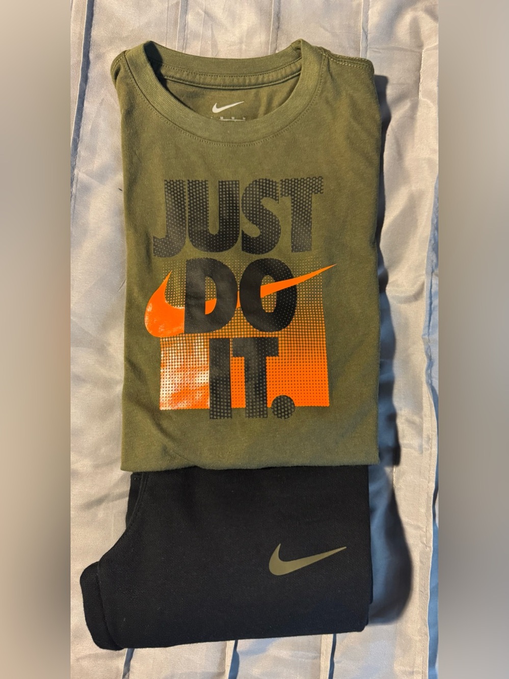 Brand New With Tags Nike Kids Black Joggers & Long Sleeve T-Shirt